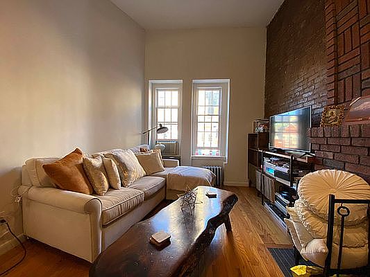 5th image of 60 W 85th St #5B