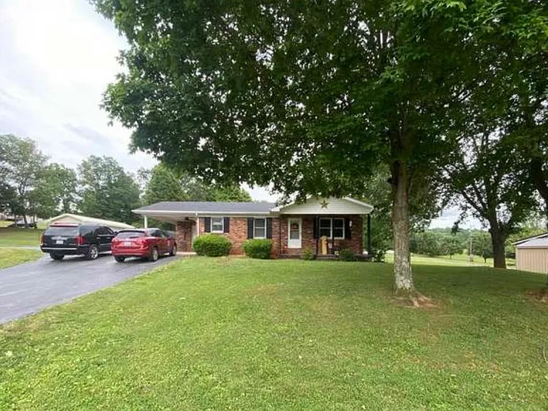 8430 N Dixie Hwy — Photo 4