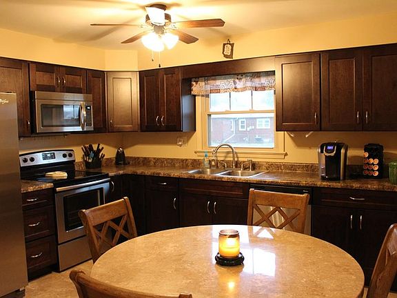 3rd image of 1230 Forest Dr