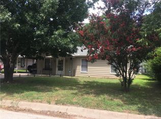 804 Hackamore St, White Settlement, TX 76108