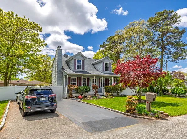 26 Arpage Drive E, Shirley, NY 11967