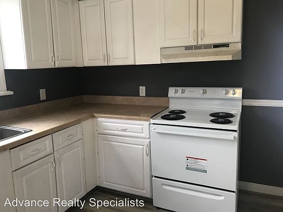 5th image of 3402 Logandale Ave