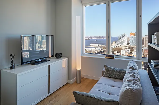 Rented by The Moinian Group | media 13