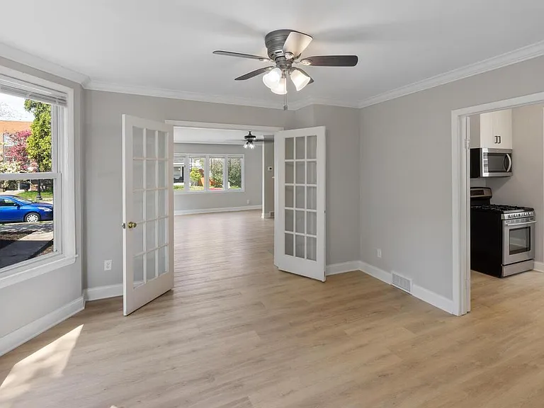 3237 Hennepin Ave — Photo 5