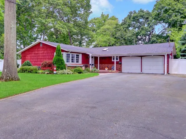 41 Cutter Place, West Babylon, NY 11704