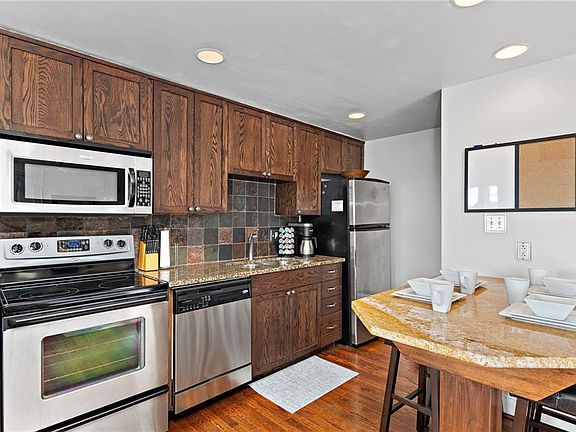 5th image of 323 Emanuel Cleaver Ii Blvd APT 8C