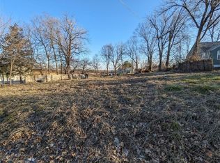 3727 NE 35th St, Kansas City, MO 64117