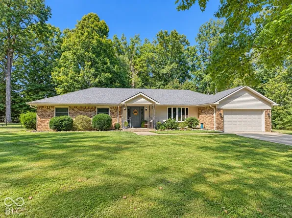 2534 S Edgewood Cv, Martinsville, IN 46151