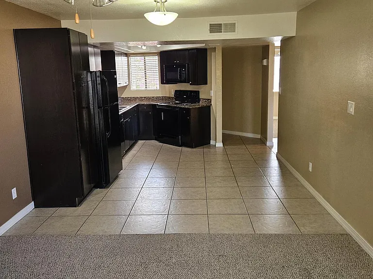 835 N Granite Reef Rd #6 — Photo 5
