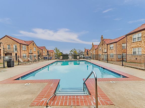 4th image of 2930 N Shartel Ave #52592aa30