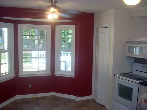 Eat in Kitchen bay window