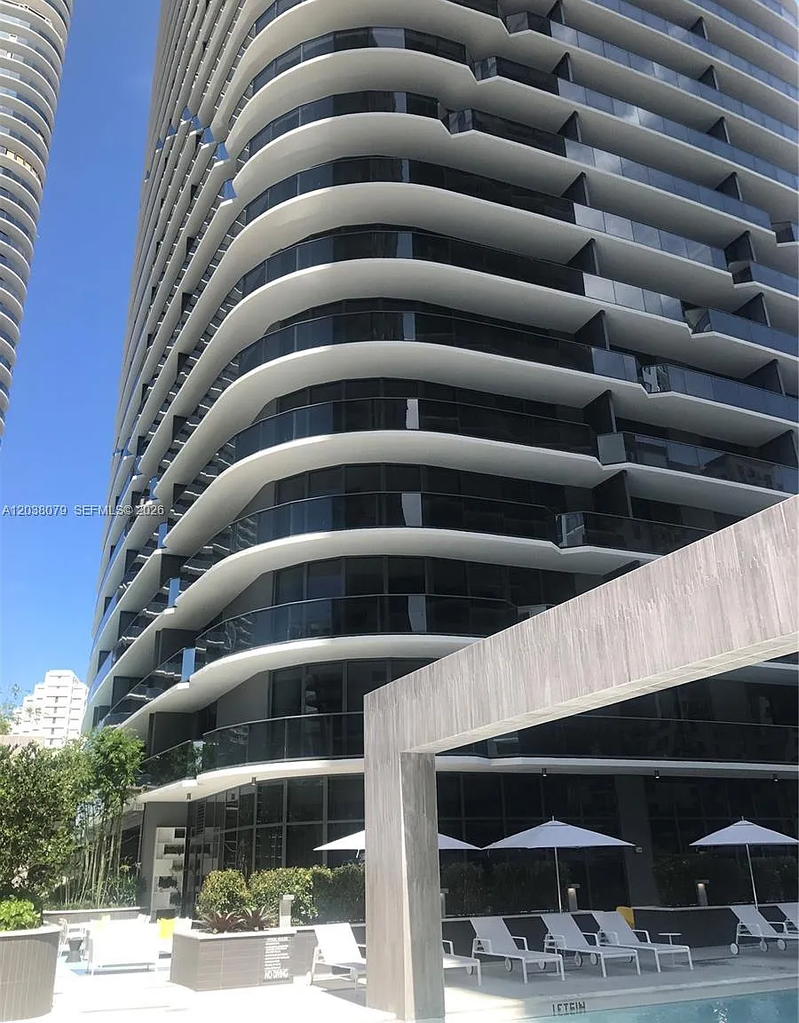 Brickell Heights West Con — Photo 3
