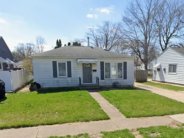 1130 Easton Ave — Photo 7