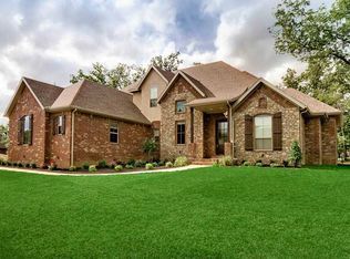 5916 Bannister Dr, Fayetteville, AR 72704