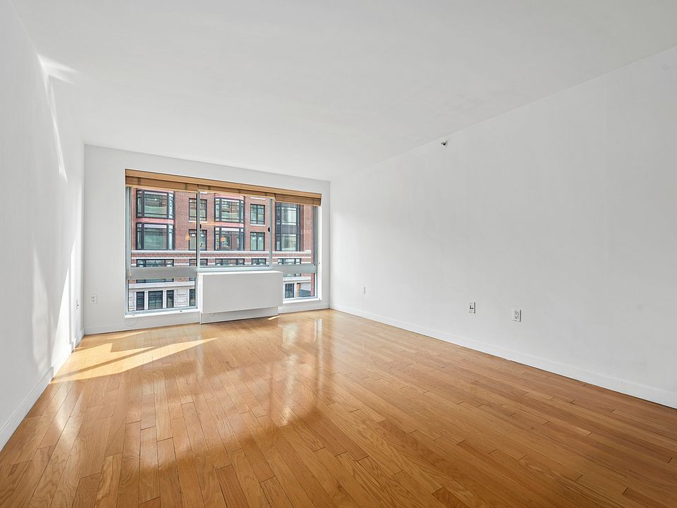 1st image of 555 W 23rd St APT S5j