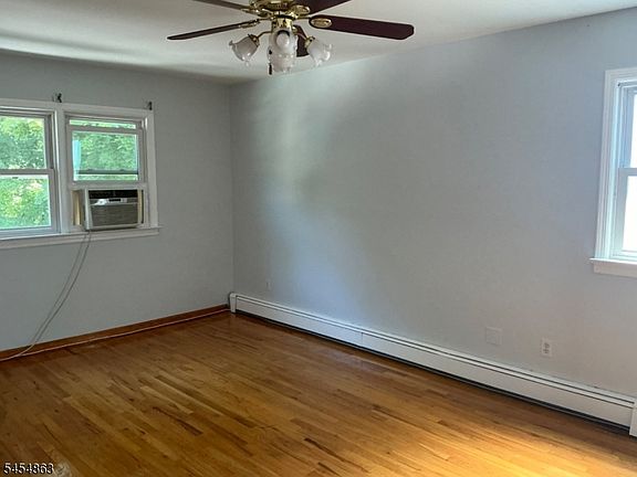5th image of 545 Freeman St