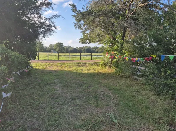 Ullrich Rd, Carmine, TX 78932
