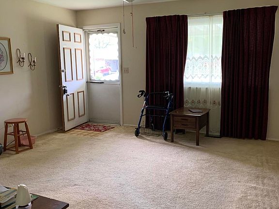 2nd image of 812 6th Ave