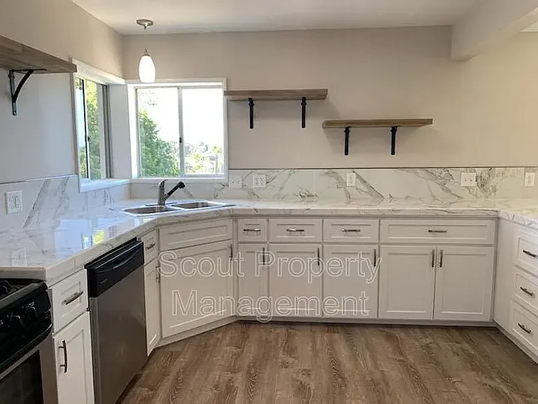 1285 Alta Vista Dr #2 — Photo 15