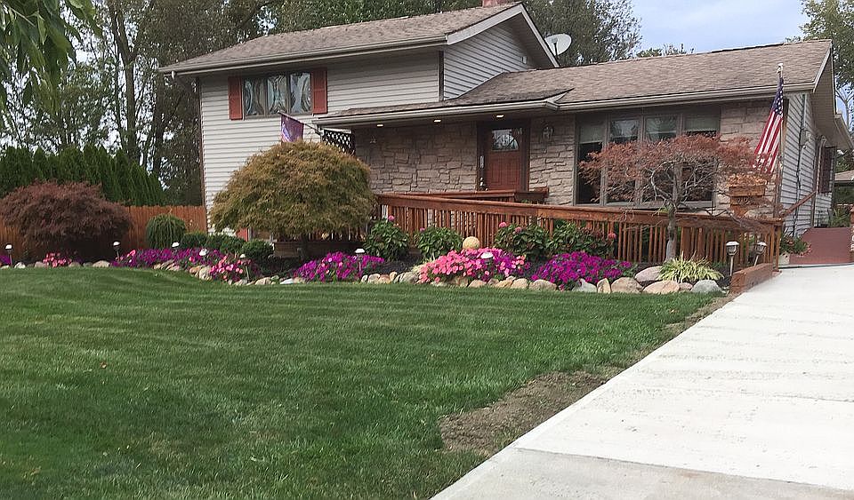 1st image of 705 East Dr