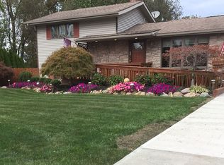 705 East Dr, Sheffield Lake, OH 44054