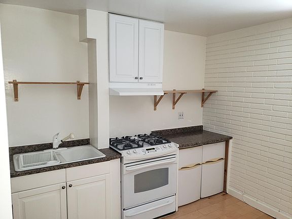 4th image of 2033 Cloverfield Blvd APT E