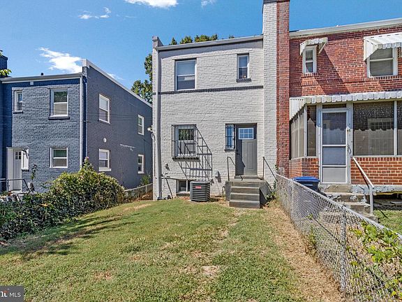 5th image of 1925 Alabama Ave SE