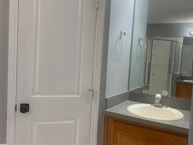 1752 Glen Laurel Dr — Photo 9