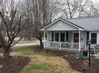 207 Stoney Mountain Rd, Hendersonville, NC 28791