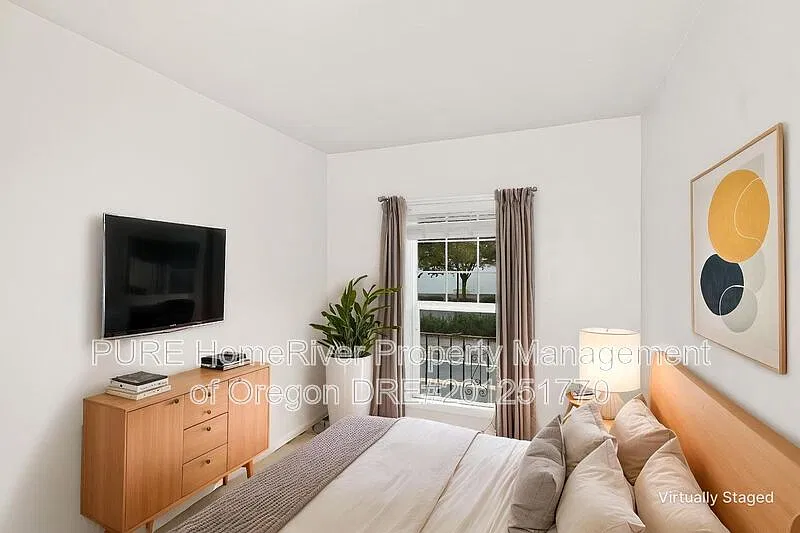 2 bed, 1.0 bath, 800 sqft, $1,395 — Photo 2
