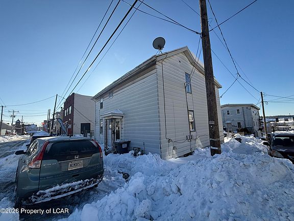 2nd image of 360 W Spruce St