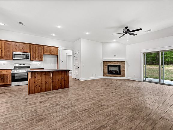 2nd image of 4 Hedden Dr