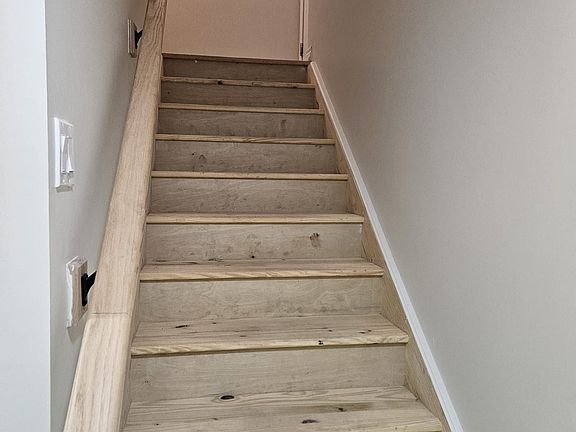 3rd image of 5672 Dorchester Rd #14