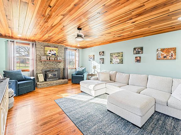 3rd image of 1109 Halifax Rd