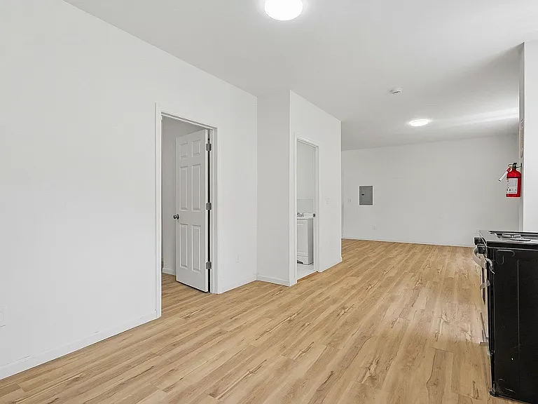55 Hawkins St #1 — Photo 3