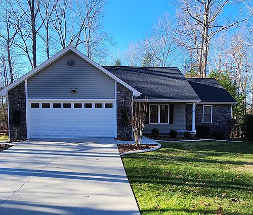 114 Camelot Ln Photo 1