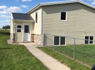 302 8th St, Thompson, ND 58278