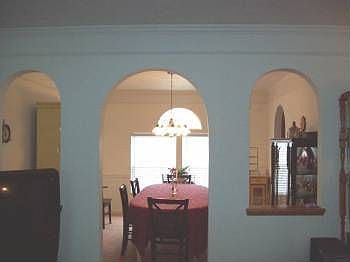 4th image of 716 Esfarms Dr