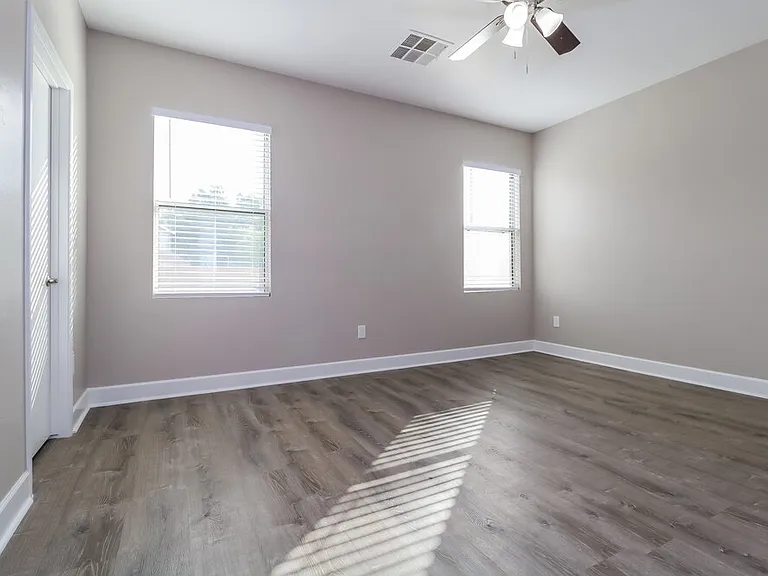 13506 W Marshall Ave — Photo 9