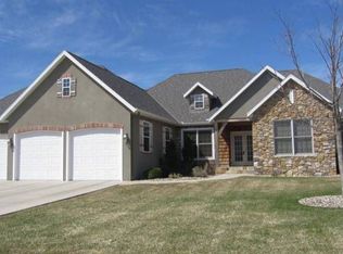 2327 Abbywood Ln, North Mankato, MN 56003