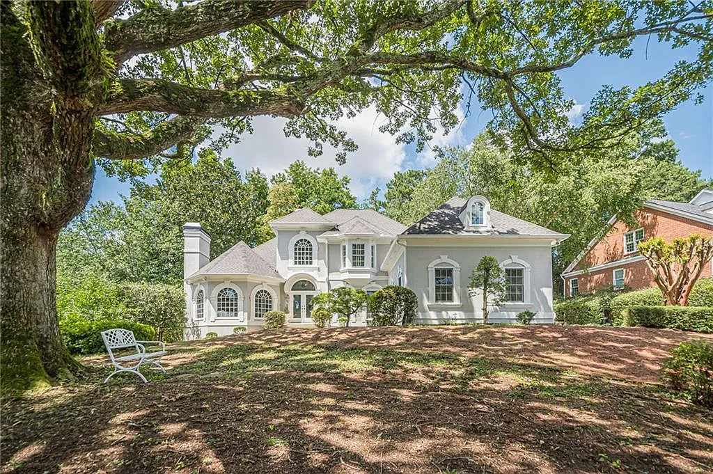 5 bed, 4.5 bath, 5000 sqft, $6,000 — Photo 3