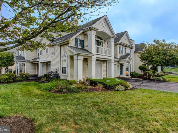 202 Strawberry Ct, Warminster, PA 18974