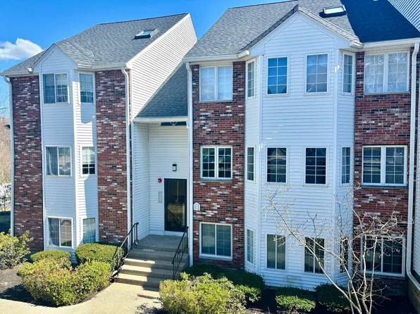 116 Tall Oaks Dr Unit E, Weymouth, MA 02190