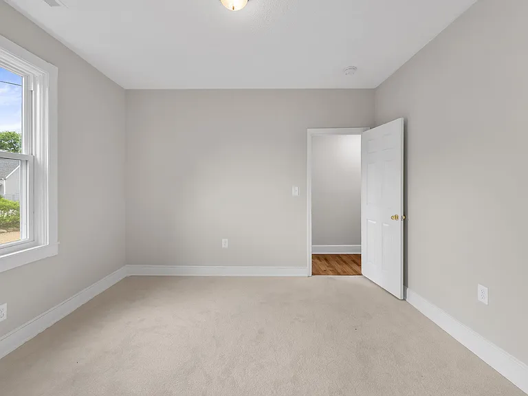 16 Saco St — Photo 5