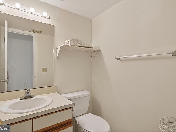 5th image of 53 Cape Henlopen Dr APT 109