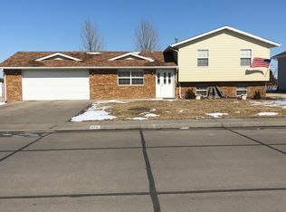 578 Deaver Dr, Sidney, NE 69162