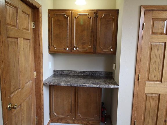 3rd image of 605 Lake St