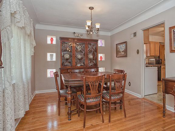 4th image of 5577 Lindenwood Ave