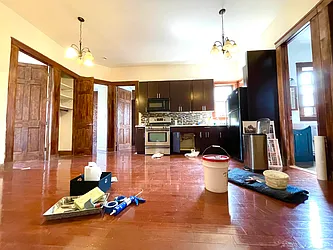 Rented by R New York