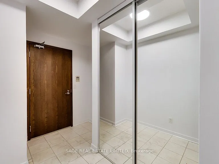 438 Richmond St W #910 — Photo 4